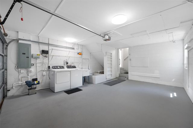 205 25TH AVENUE NE, St Petersburg, FL 33704