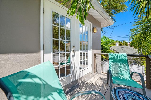 205 25TH AVENUE NE, St Petersburg, FL 33704