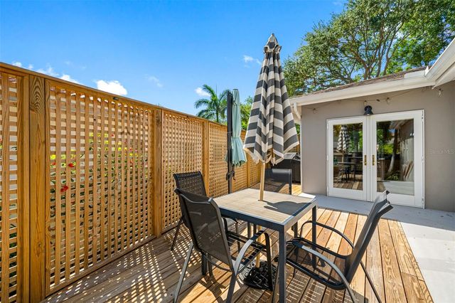 205 25TH AVENUE NE, St Petersburg, FL 33704