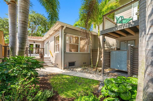 205 25TH AVENUE NE, St Petersburg, FL 33704