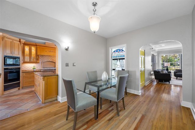 205 25TH AVENUE NE, St Petersburg, FL 33704