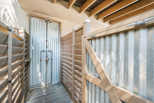 205 25TH AVENUE NE, St Petersburg, FL 33704