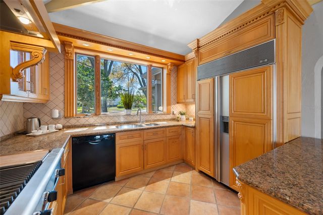 205 25TH AVENUE NE, St Petersburg, FL 33704