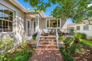 205 25TH AVENUE NE, St Petersburg, FL 33704