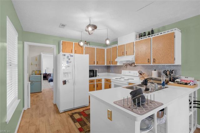 124 Woodside DR, Williamsburg, VA 23185