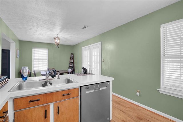 124 Woodside DR, Williamsburg, VA 23185