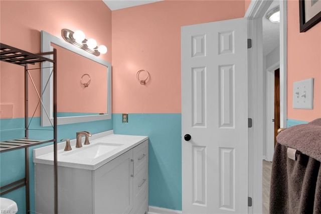 124 Woodside DR, Williamsburg, VA 23185