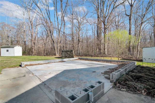 124 Woodside DR, Williamsburg, VA 23185