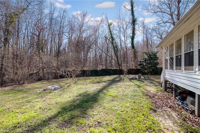 124 Woodside DR, Williamsburg, VA 23185