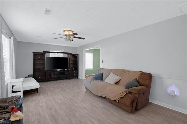 124 Woodside DR, Williamsburg, VA 23185