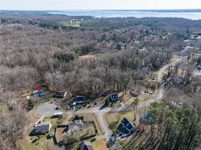 124 Woodside DR, Williamsburg, VA 23185