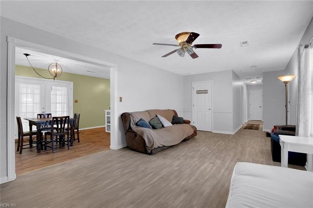 124 Woodside DR, Williamsburg, VA 23185