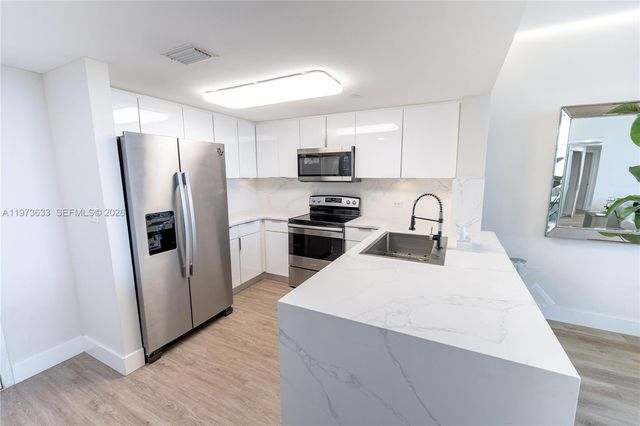 19501 W Country Club Dr 1011, Aventura, FL 33180