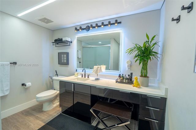 19501 W Country Club Dr 1011, Aventura, FL 33180