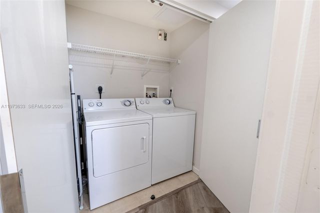 19501 W Country Club Dr 1011, Aventura, FL 33180