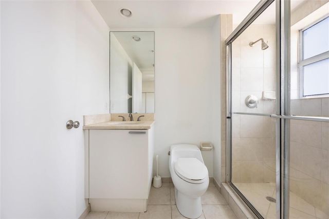 14951 Royal Oaks Lane 1109, North Miami, FL 33181