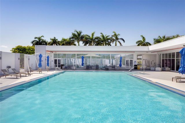 14951 Royal Oaks Lane 1109, North Miami, FL 33181