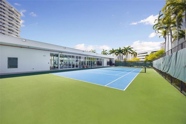 14951 Royal Oaks Lane 1109, North Miami, FL 33181