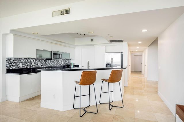 14951 Royal Oaks Lane 1109, North Miami, FL 33181