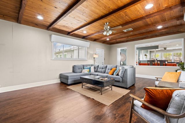 1110 Park Street, Arlington, TX 76011