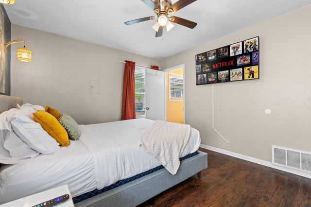 1110 Park Street, Arlington, TX 76011