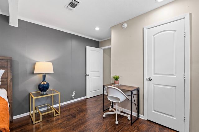 1110 Park Street, Arlington, TX 76011