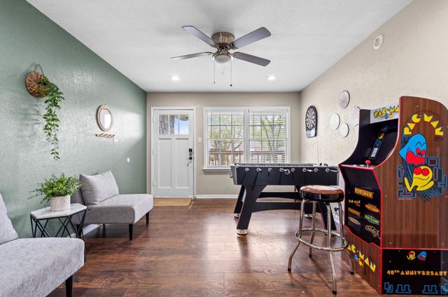 1110 Park Street, Arlington, TX 76011