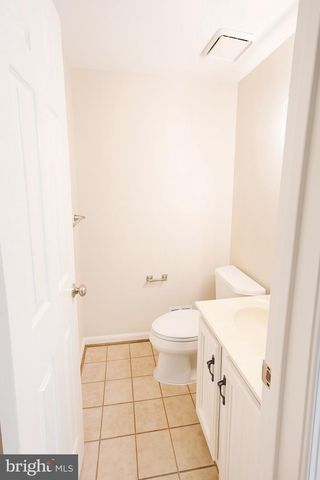 2718 FRANKLIN CT, Alexandria, VA 22302