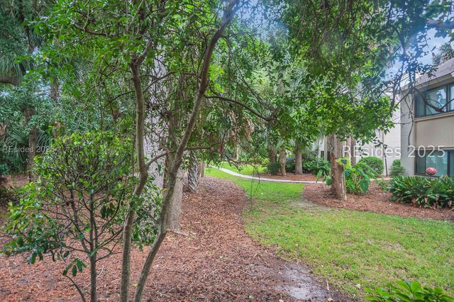 15 Deallyon Ave Apt 1, Hilton Head Island, SC 29928