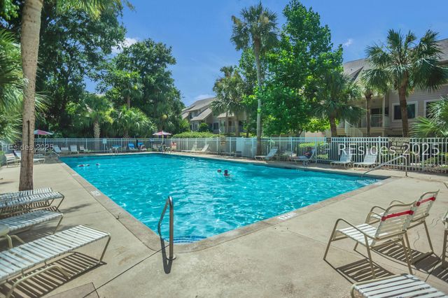 15 Deallyon Ave Apt 1, Hilton Head Island, SC 29928