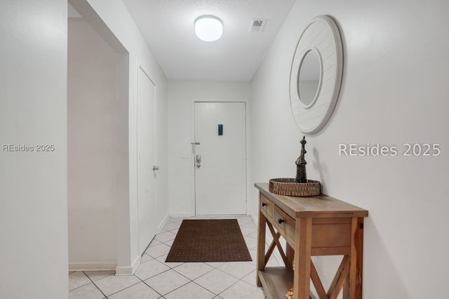 15 Deallyon Ave Apt 1, Hilton Head Island, SC 29928