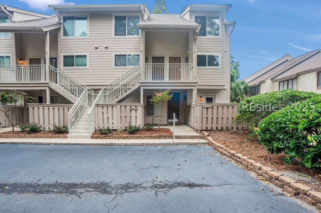 15 Deallyon Ave Apt 1, Hilton Head Island, SC 29928