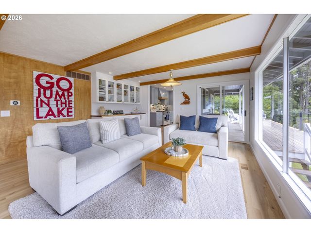 2170 Ne LAKE Dr, Lincoln City, OR 97367