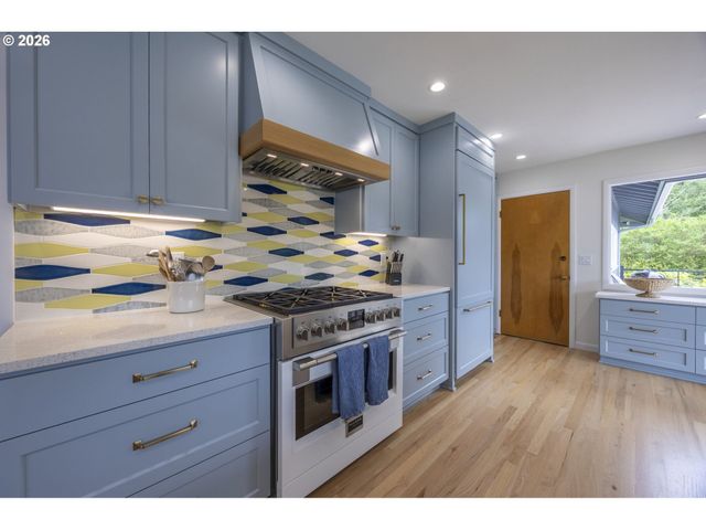 2170 Ne LAKE Dr, Lincoln City, OR 97367