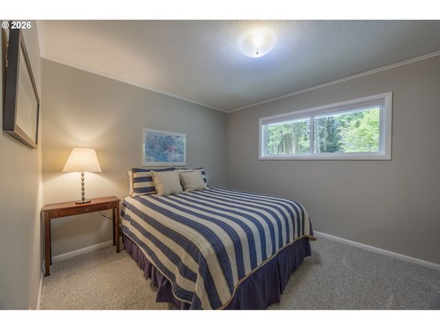 2170 Ne LAKE Dr, Lincoln City, OR 97367