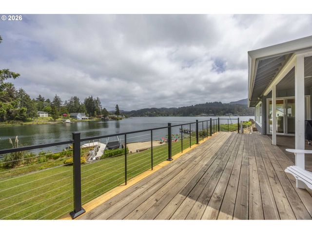 2170 Ne LAKE Dr, Lincoln City, OR 97367