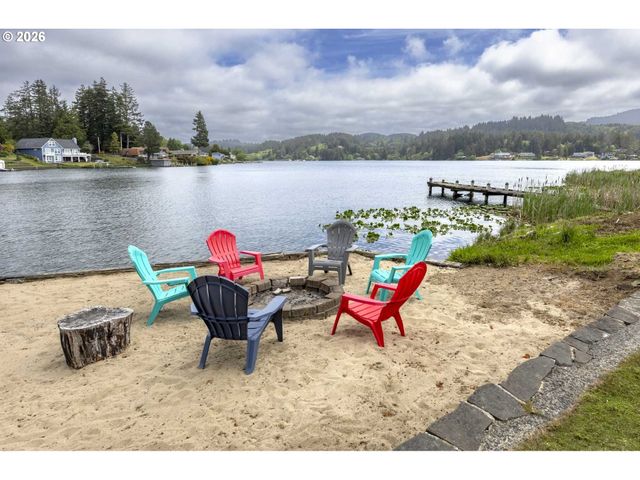 2170 Ne LAKE Dr, Lincoln City, OR 97367