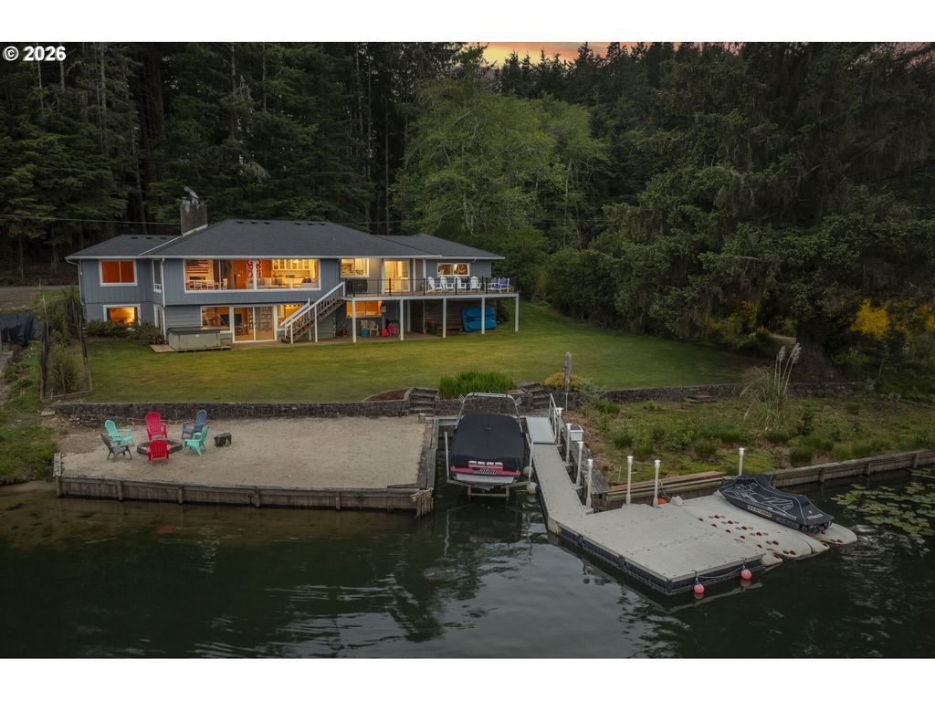2170 Ne LAKE Dr, Lincoln City, OR 97367
