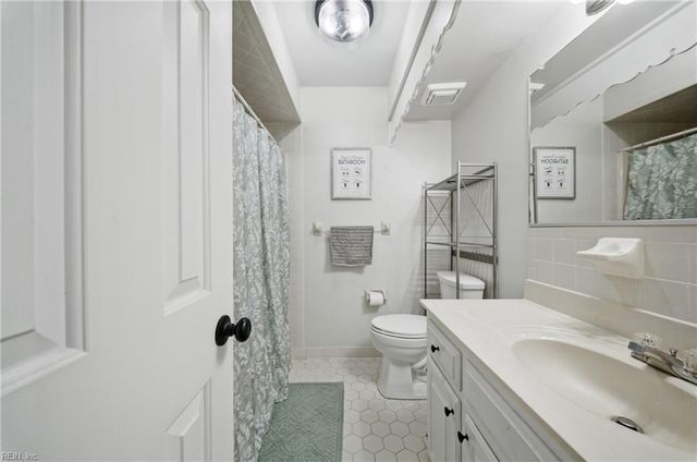 417 Saddle CT, Chesapeake, VA 23323