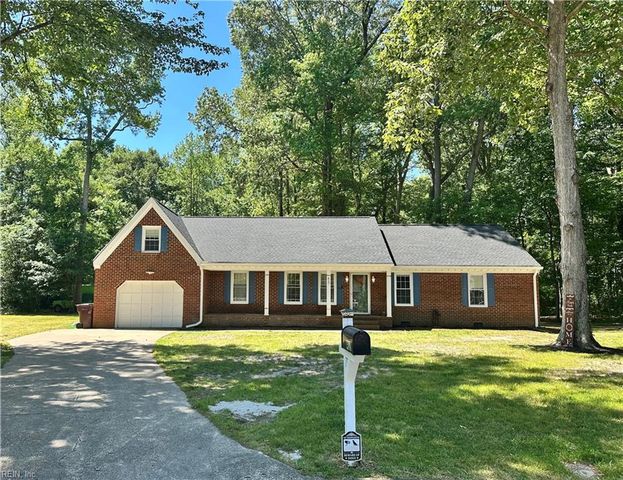 417 Saddle CT, Chesapeake, VA 23323