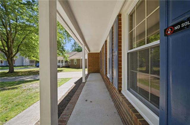 417 Saddle CT, Chesapeake, VA 23323