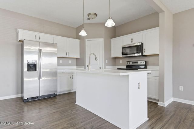 9901 Amarillo Ct, Louisville, KY 40291
