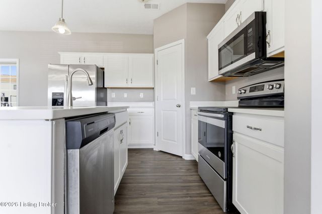 9901 Amarillo Ct, Louisville, KY 40291
