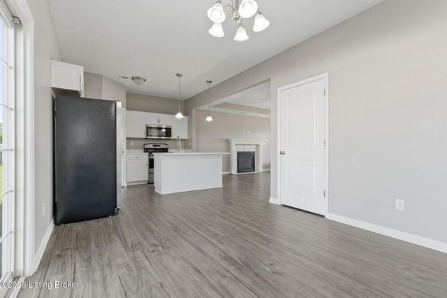 9901 Amarillo Ct, Louisville, KY 40291