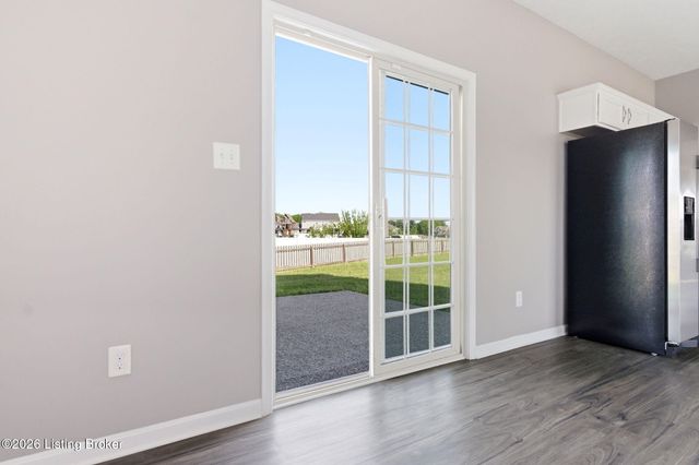 9901 Amarillo Ct, Louisville, KY 40291