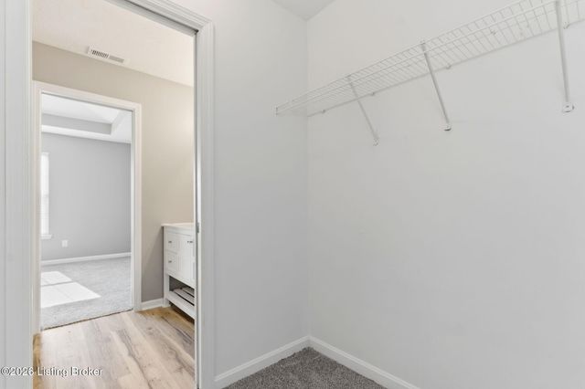 9901 Amarillo Ct, Louisville, KY 40291