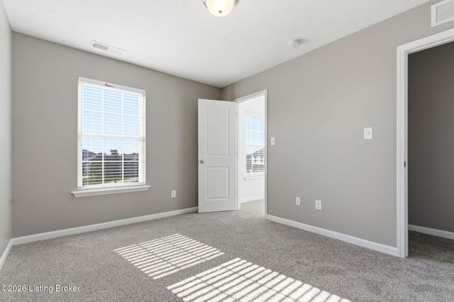 9901 Amarillo Ct, Louisville, KY 40291