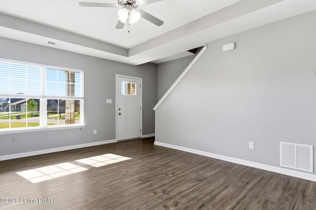 9901 Amarillo Ct, Louisville, KY 40291