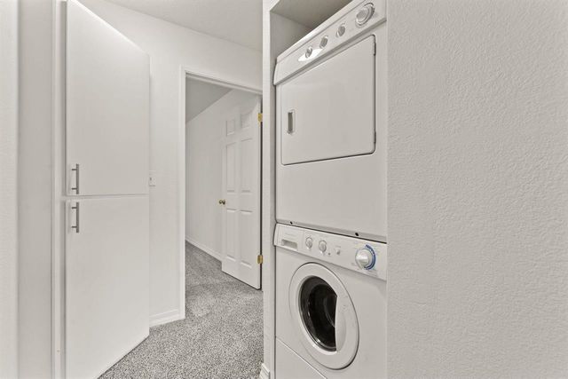 222 N Hutchinson Rd, Spokane Valley, WA 99212