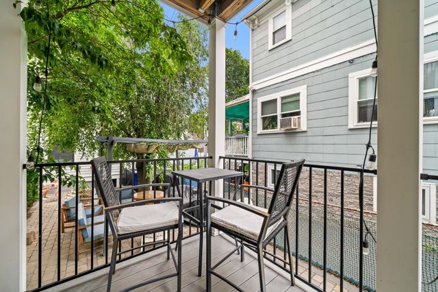559 East 5th 1, Boston, MA 02127